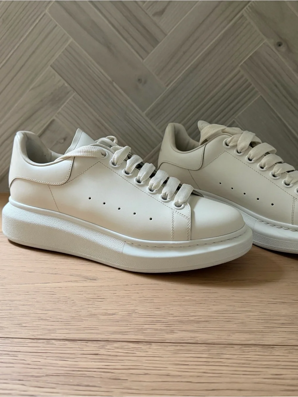 Alexander McQueen Cream Platform Leather Sneakers